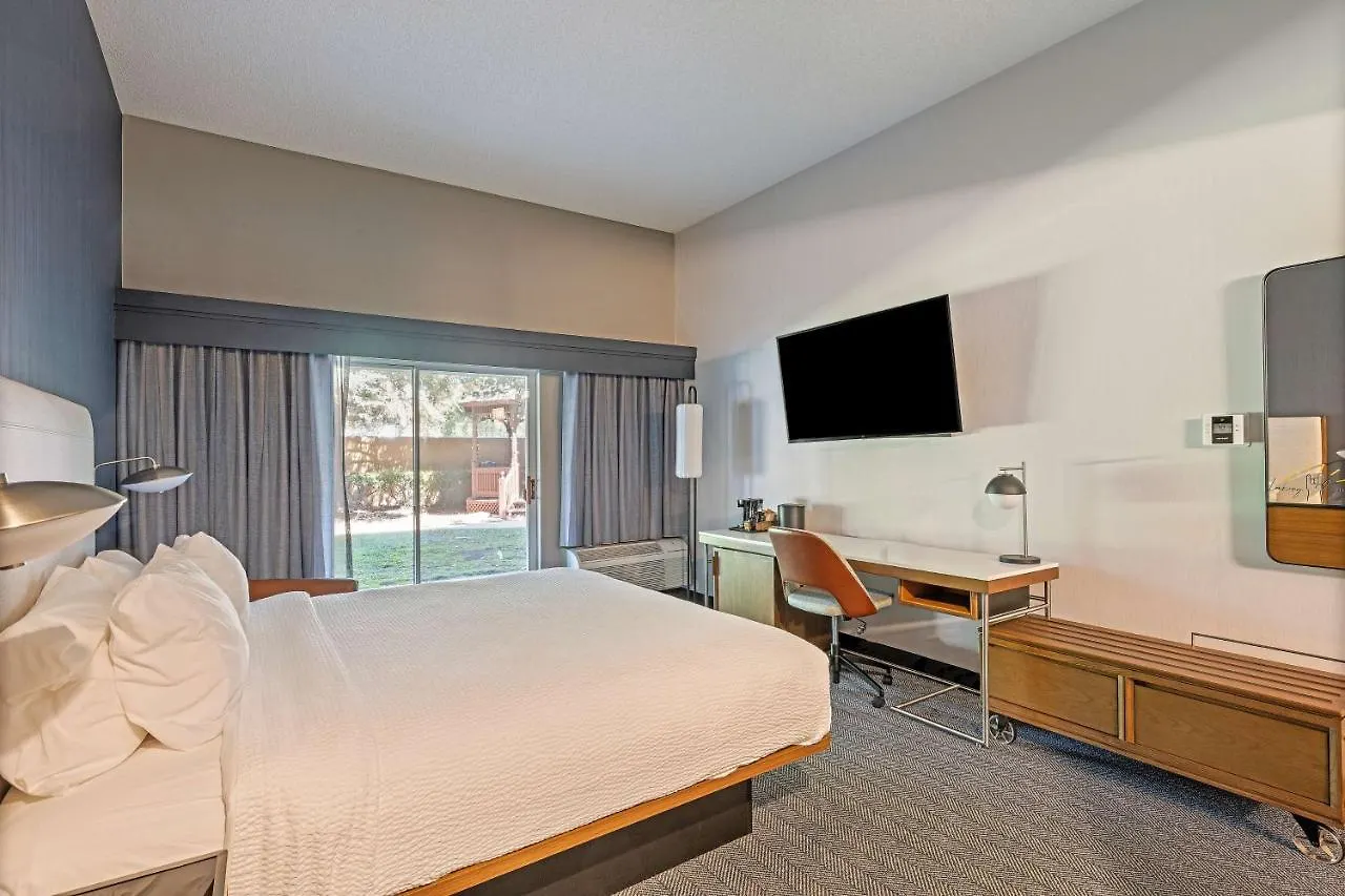 Sonesta Select Pleasant Hill Hotel
